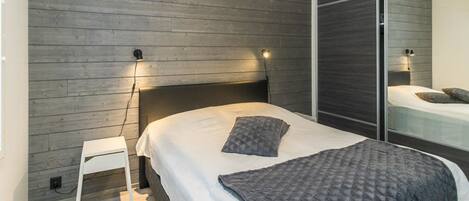 2 chambres, fer et planche à repasser, accès Internet