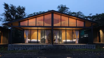 Casa de campo de lujo | 1 dormitorio, escritorio, wifi gratis y ropa de cama