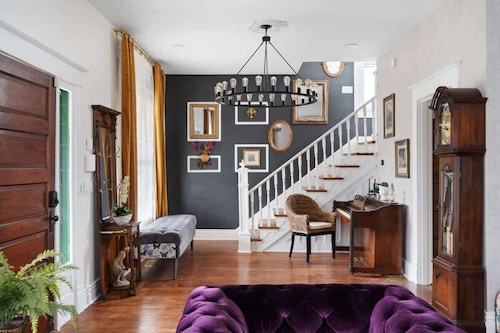 Prime Derby Location - Firepit - Yard