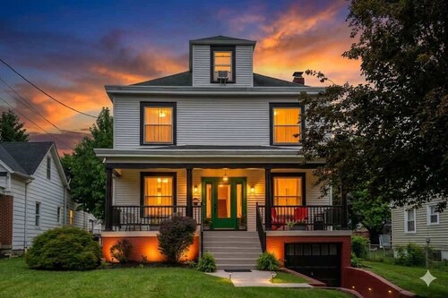 Stylish Retreat | Prime Location | Yard | Fire Pit