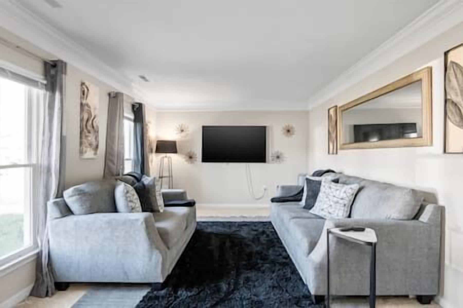 Charming & Cozy Retreat: Your Perfect RVA Getaway