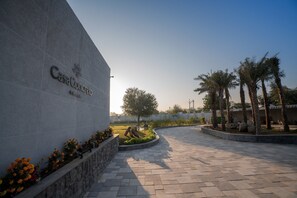 Property grounds - Casa Concreto: Luxury Concrete Villa-Heated Pool -Jodhpur-Rajasthan (Jodhpur)