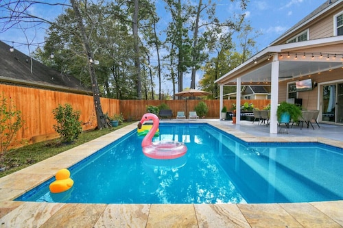 Tropical Getaway with Pool and Game Room