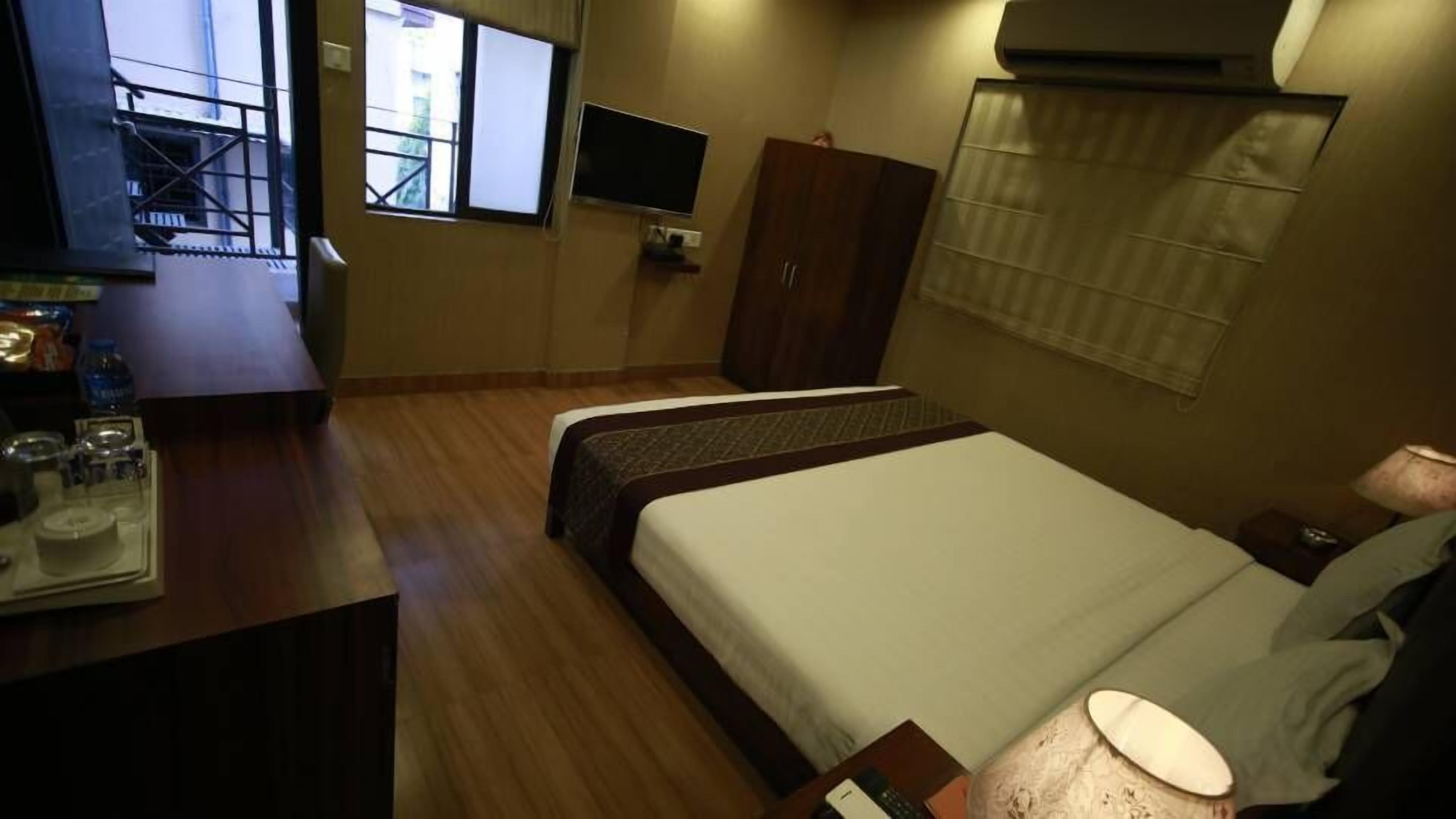 ロイヤル ルーム | デスク、WiFi (無料)