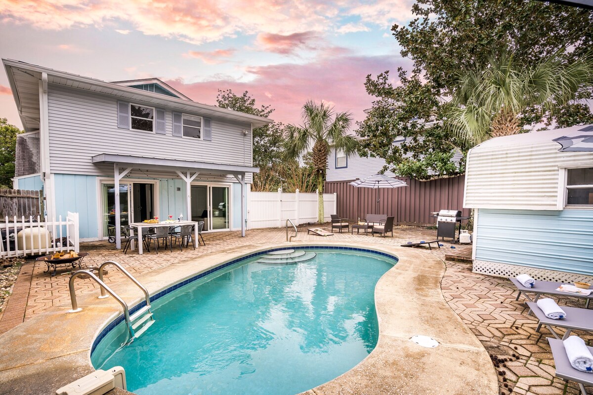 Harper by AvantStay | Beautiful Home w/ Pool | Walk to the Beach!