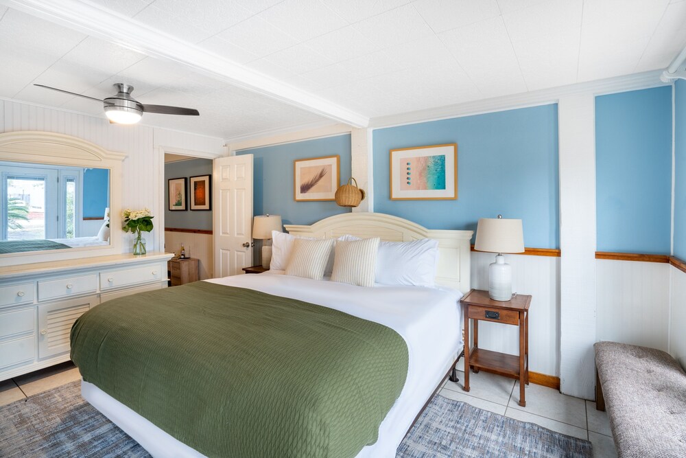 Harper by AvantStay Beautiful Home w/ Pool Walk to the Beach