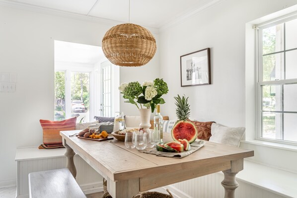 Dining - Cast Away by AvantStay | Stunning Modern Home Near Beach w/ Two Kitchens (Isle Of Palms)