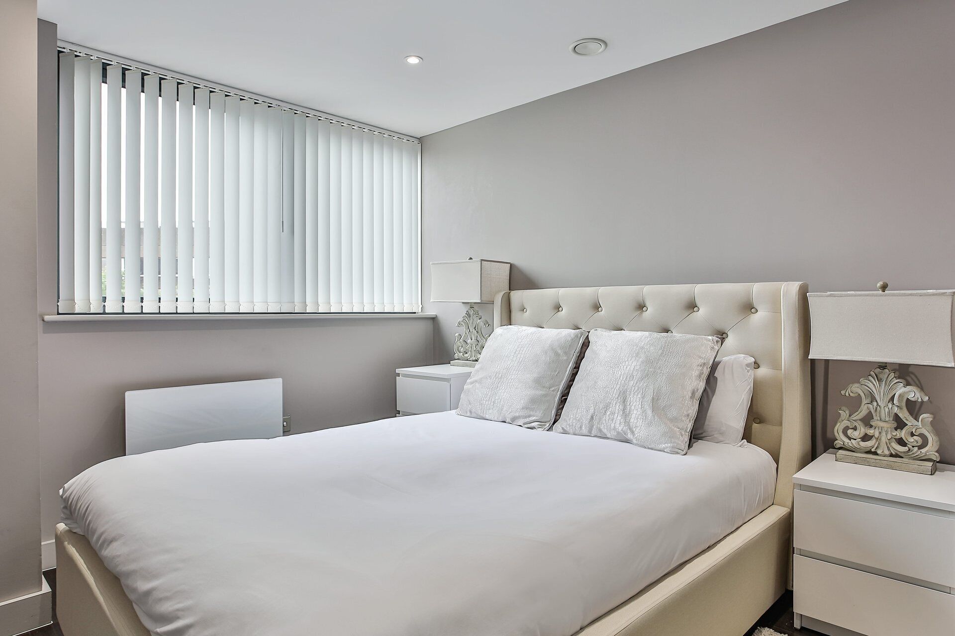 2 habitaciones, tabla de planchar con plancha y wifi gratis 