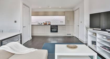 2 Bedroom Self-Contained Flat - 2 beds, 2 baths