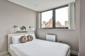 2 quartos, ferros/tábuas de passar roupa, Wi-Fi de cortesia