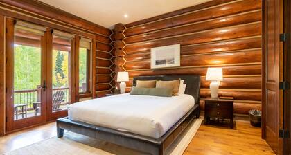 Townhome on the Creek 135 by AvantStay | Ski In/ Ski Out Home w/ Hot Tub