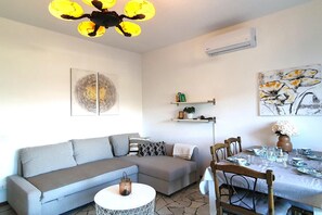 Smart TV, fireplace - Holiday Home by Lake Maggiore with Garden (Germignaga (VA))