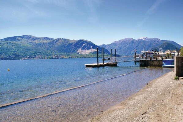 Beach - Holiday Home by Lake Maggiore with Garden (Germignaga (VA))