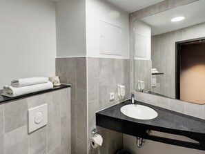 Blendingsgardiner, lydisolert og wi-fi (inkludert)