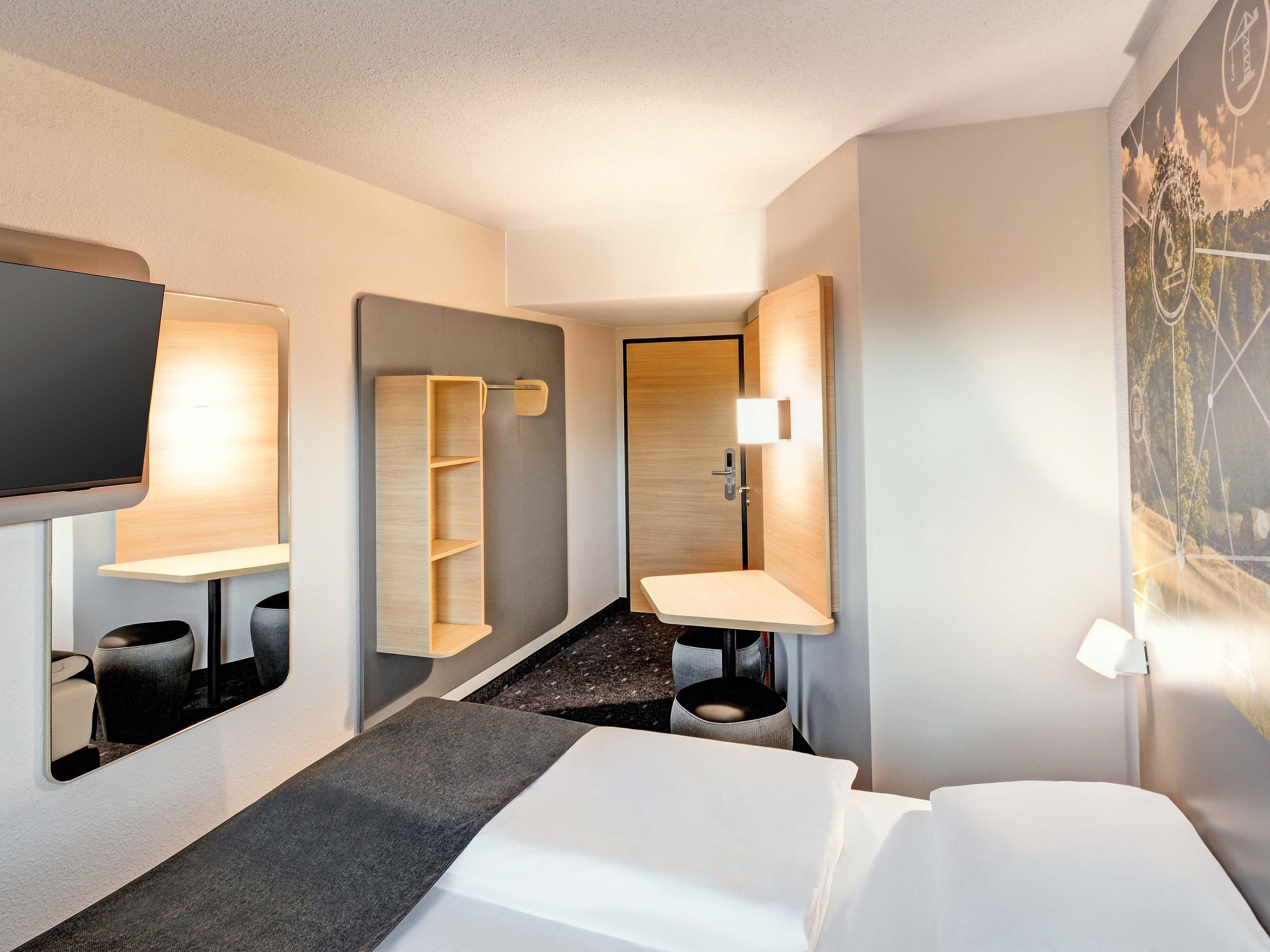 Double Room (French bed) | Blackout curtains, soundproofing, free WiFi