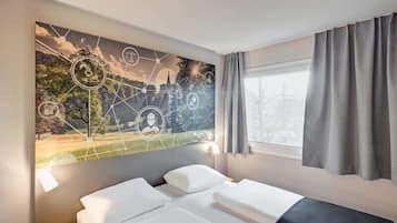 Chambre Double (French bed)