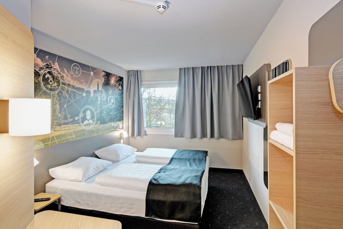 Double Room (French bed)