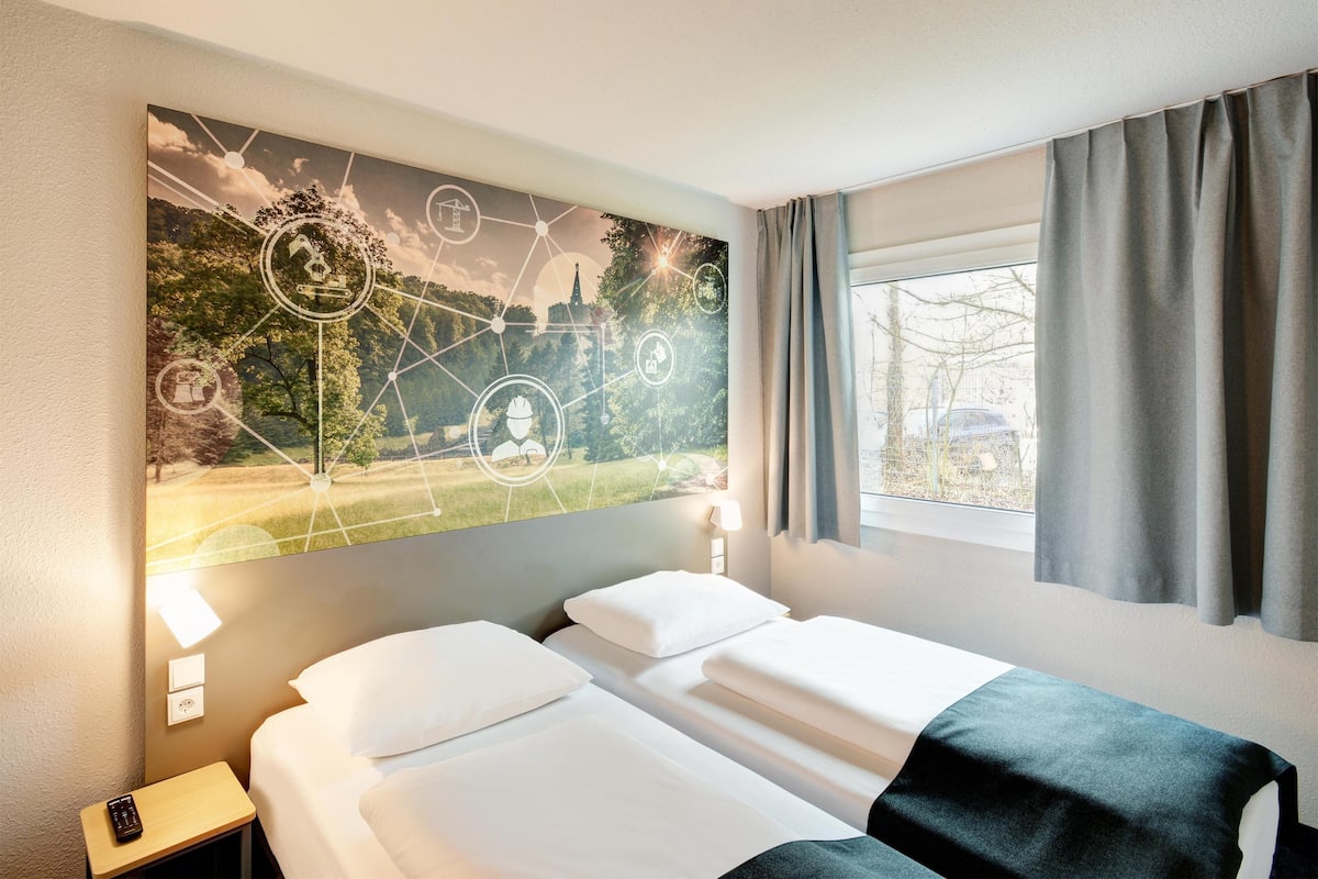 1 bedroom, blackout curtains, soundproofing, free WiFi