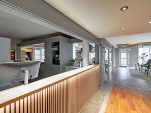 Bar (on property) - B&B Hotel Kassel-Industriepark (Kassel)