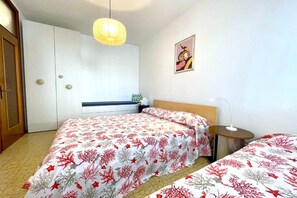 2 bedrooms