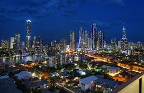 Property grounds - New apartment, spectacular views day and night. Close to everything!! (Surfers Paradise)