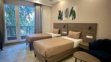 Luxury Twin Room | Pillow-top beds, individually furnished, desk, laptop workspace