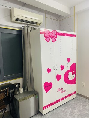 Desk, free WiFi - Homestay 26 Nguyen Van Lac (Ho Chi Minh City)