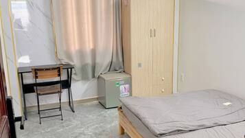 Romantic Room | Desk, free WiFi