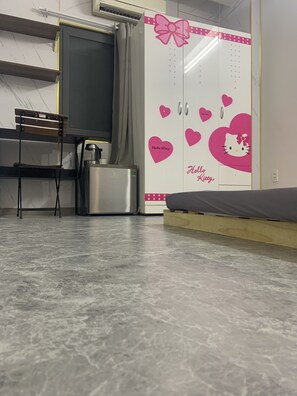 Desk, free WiFi - Homestay 26 Nguyen Van Lac (Ho Chi Minh City)