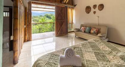 Luxurious Villa in the countryside with pool and 15 minutes to the town centre