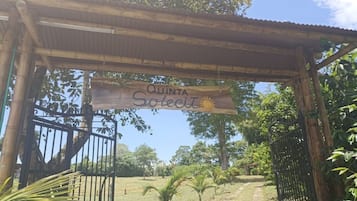 Enceinte de lâhĂ©bergement