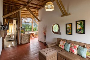 Living area - Luxurious Villa in the countryside with pool and 15 minutes to the town centre (Calarcá)