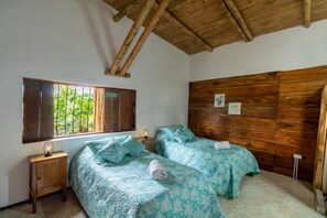 3 bedrooms, iron/ironing board, WiFi, bed sheets - Luxurious Villa in the countryside with pool and 15 minutes to the town centre (Calarcá)