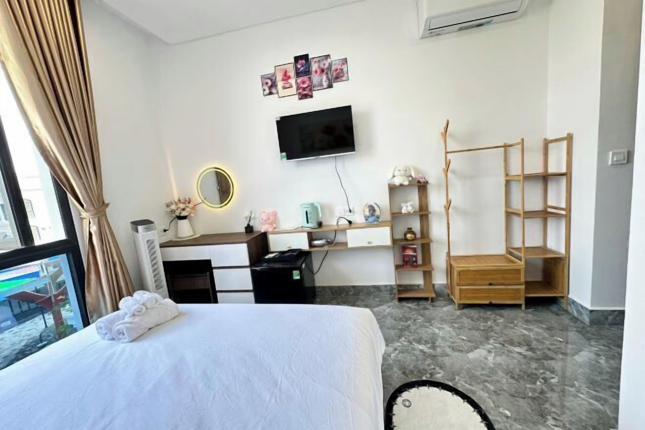 Minibar, skrivebord, lydisolert og wi-fi (inkludert)