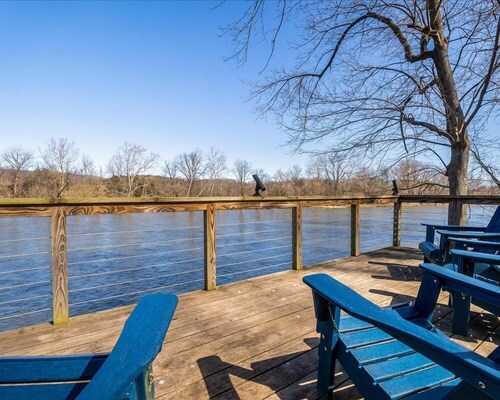 Beautiful River Homes Sleeps 24 Hottubs Firepits