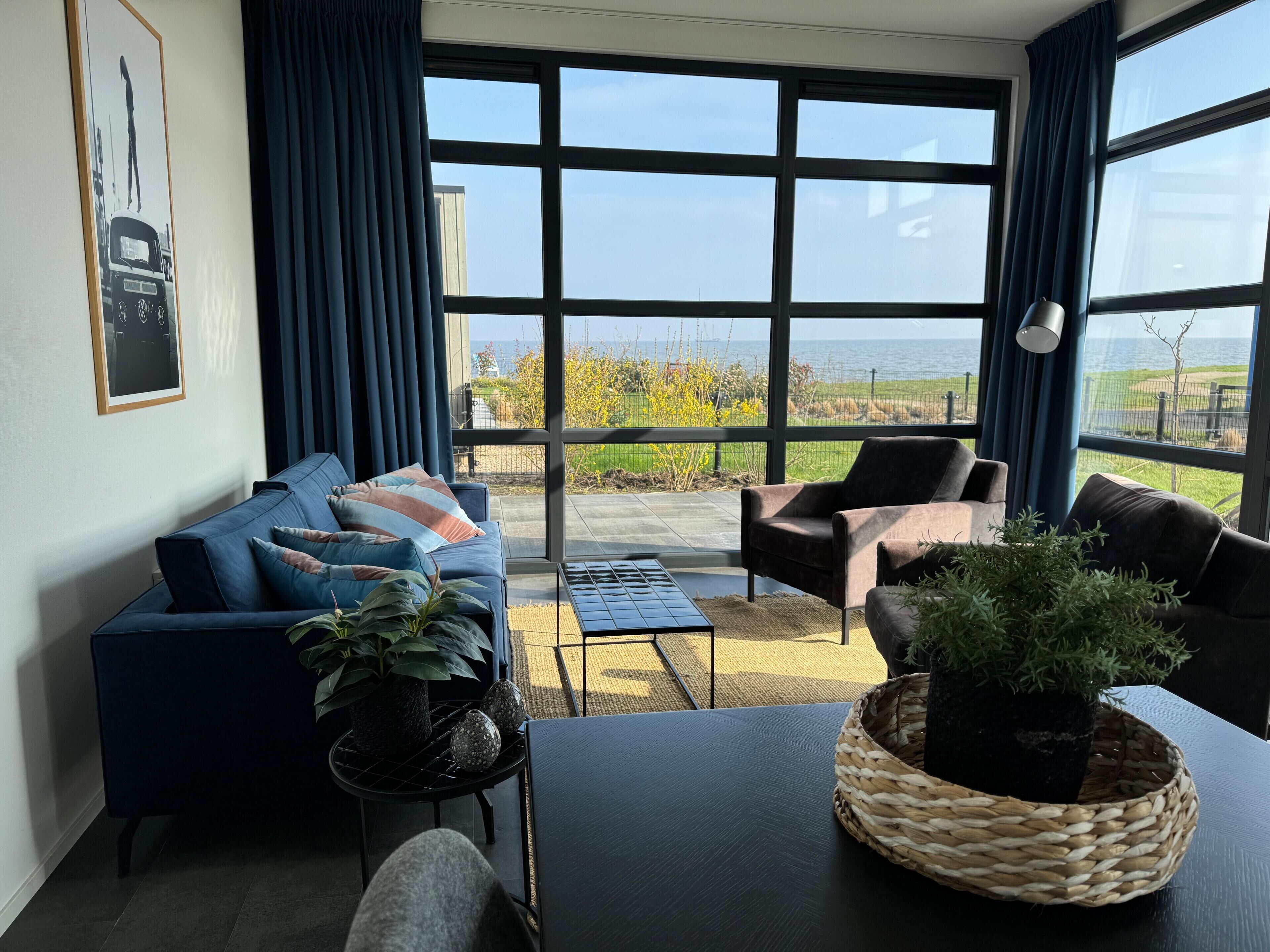 Modern Chalet With Exceptional Sea Views, Fenced Garden And Direct Beach Access - Enkhuizen