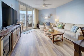 TV - Palms of Destin| 9th flr Jr Suite|Lagoon Pool View (Destin)