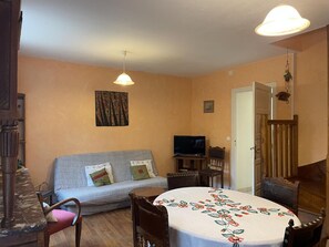 Fernseher, Kamin