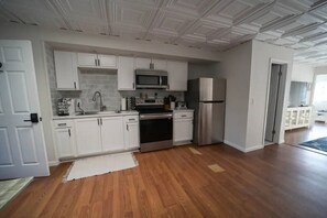 Fridge, microwave, oven, stovetop - Historic Oneida Lakefront Home 14/BR Sleeps 42! (Blossvale)