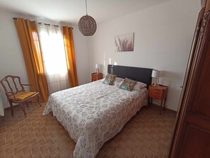 3 sovrum, strykjärn/strykbräda, gratis wi-fi och sängkläder