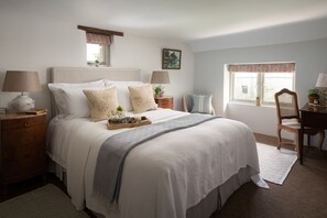 2 bedrooms, individually decorated, individually furnished, free WiFi