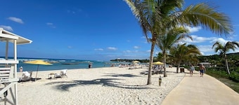 Hospitality Expert Greens: 6BR, Pool, Beach, Chef