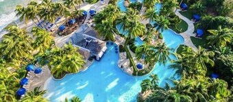 Hospitality Expert GREENS Estate: 6BR, Pool, Beach, Chef