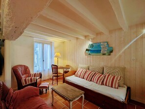 Fernseher, Kamin, Arbeitsbereiche