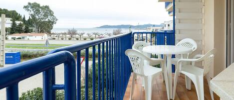 تناول الطعام بالخارج