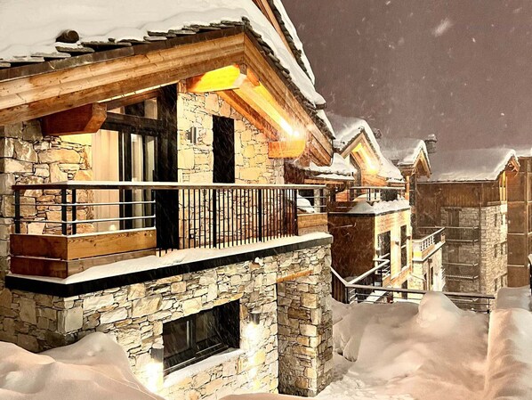 Exterior - Ski-in/Ski-out Apartment with WiFi, Garage, and Balcony in Val-d'Isère (Val-d'Isère)