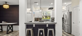 Majestic 3-Acre Heated Pool Estate ~ Scenic View ~ Events