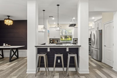 Majestic 3-Acre Heated Pool Estate ~ Scenic View ~ Events