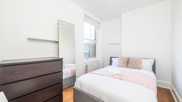 4 quartos, escrivaninha, Wi-Fi de cortesia