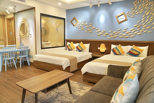 Deluxe Studio | 2 bedrooms, premium bedding, individually furnished, desk